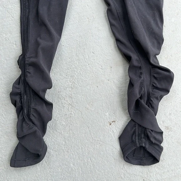 Ivivva Girls Black Capri Scrunched Leggings Size 12 - Picture 4 of 8